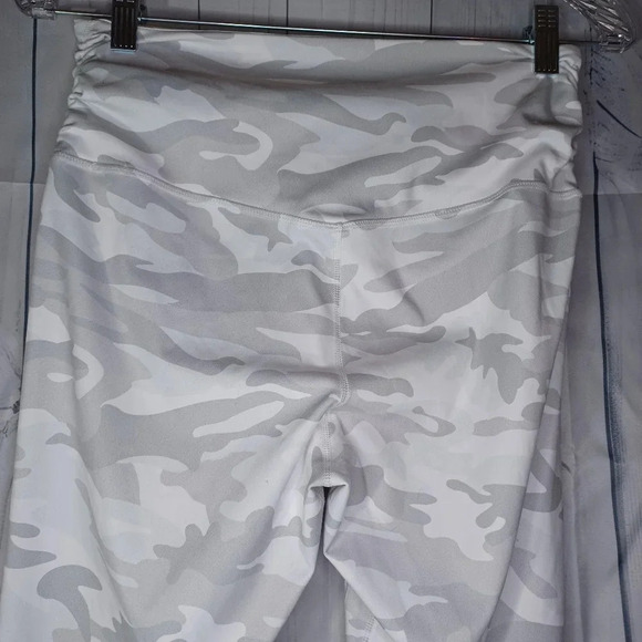 Ododos crosswaist athletic gray camo leggings - Picture 6 of 9